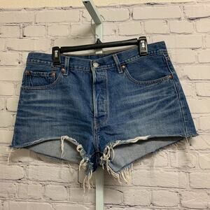 LEVI - Cutoff Button Fly Jean Shorts